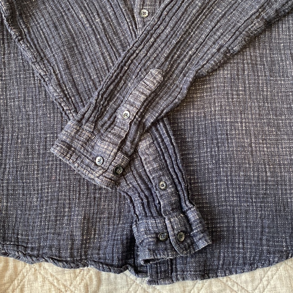 Gray By Saks Fifth Ave Linen Button Down Shirt Navy EUC - Picture 14 of 14